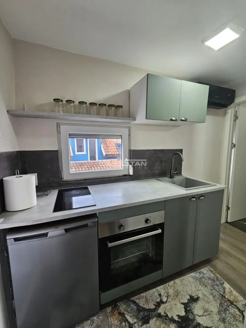 Sale, one bedroom apartment, 31m², Zemun Cara Dušana, Zemun Sve Podlokacije