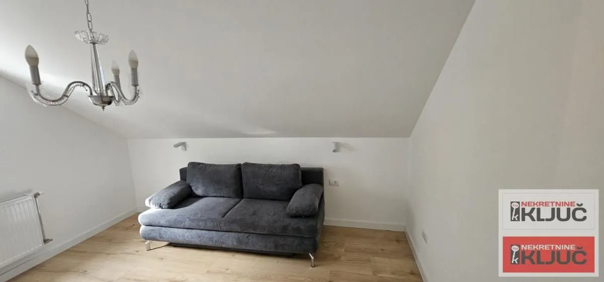 Izdavanje, dvosoban stan, 78m², Centar, Novi Sad