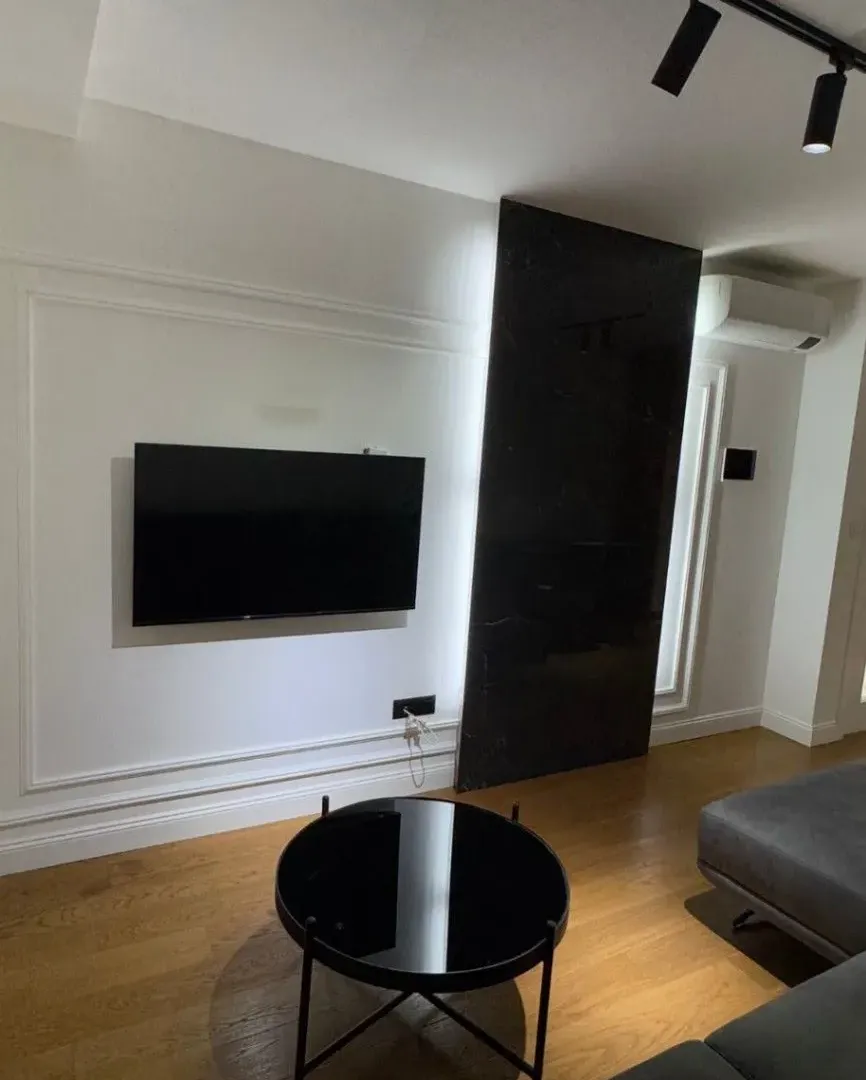 Izdavanje, jednosoban stan, 49m², Tološka šuma, Podgorica