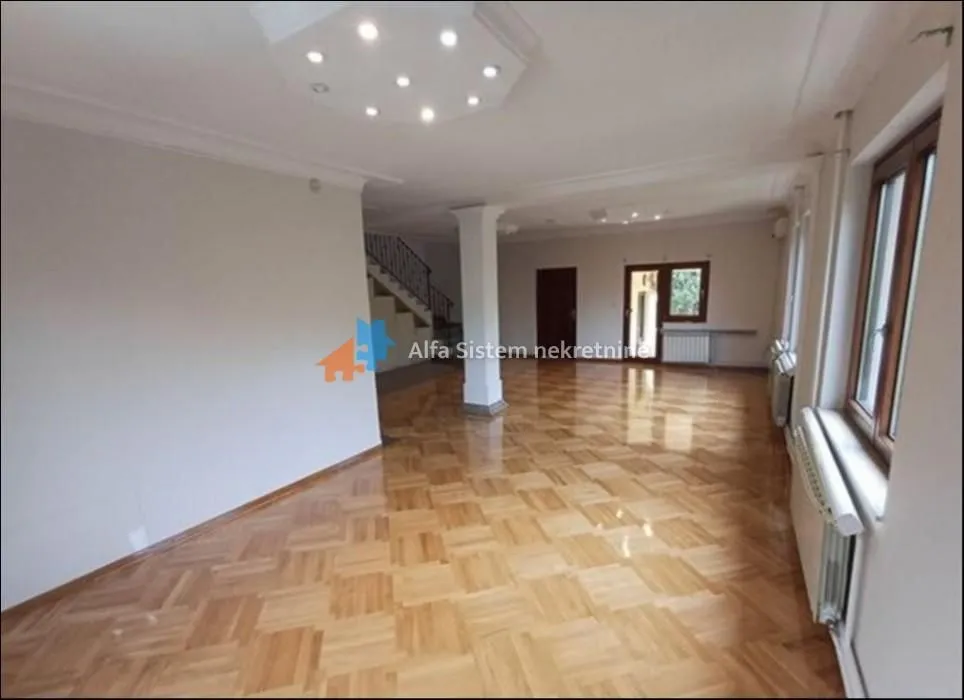 Izdavanje, stan, 210m², Savski Venac, Beograd