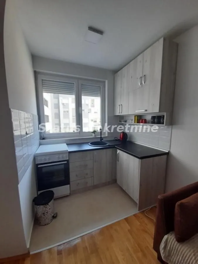 Izdavanje, jednosoban stan, 36m², Centar, Novi Sad