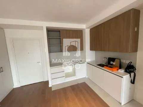 Izdavanje, poslovni prostor, 60m², Savski Venac, Beograd - image 2