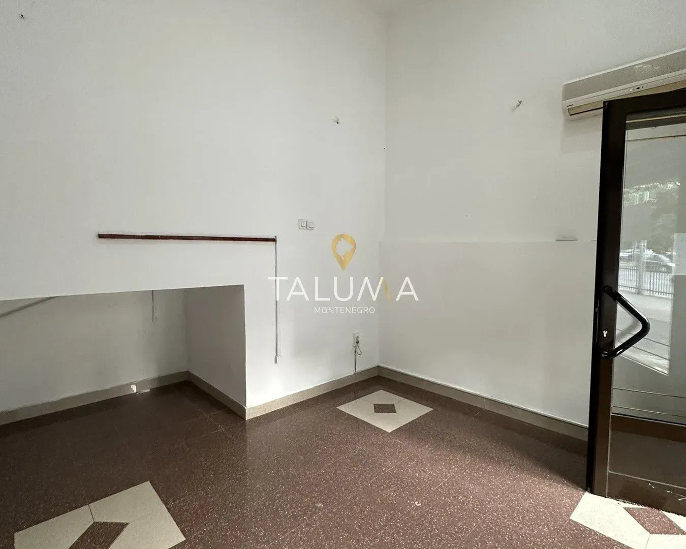 Izdavanje, poslovni prostor, 10m², Drac, Podgorica