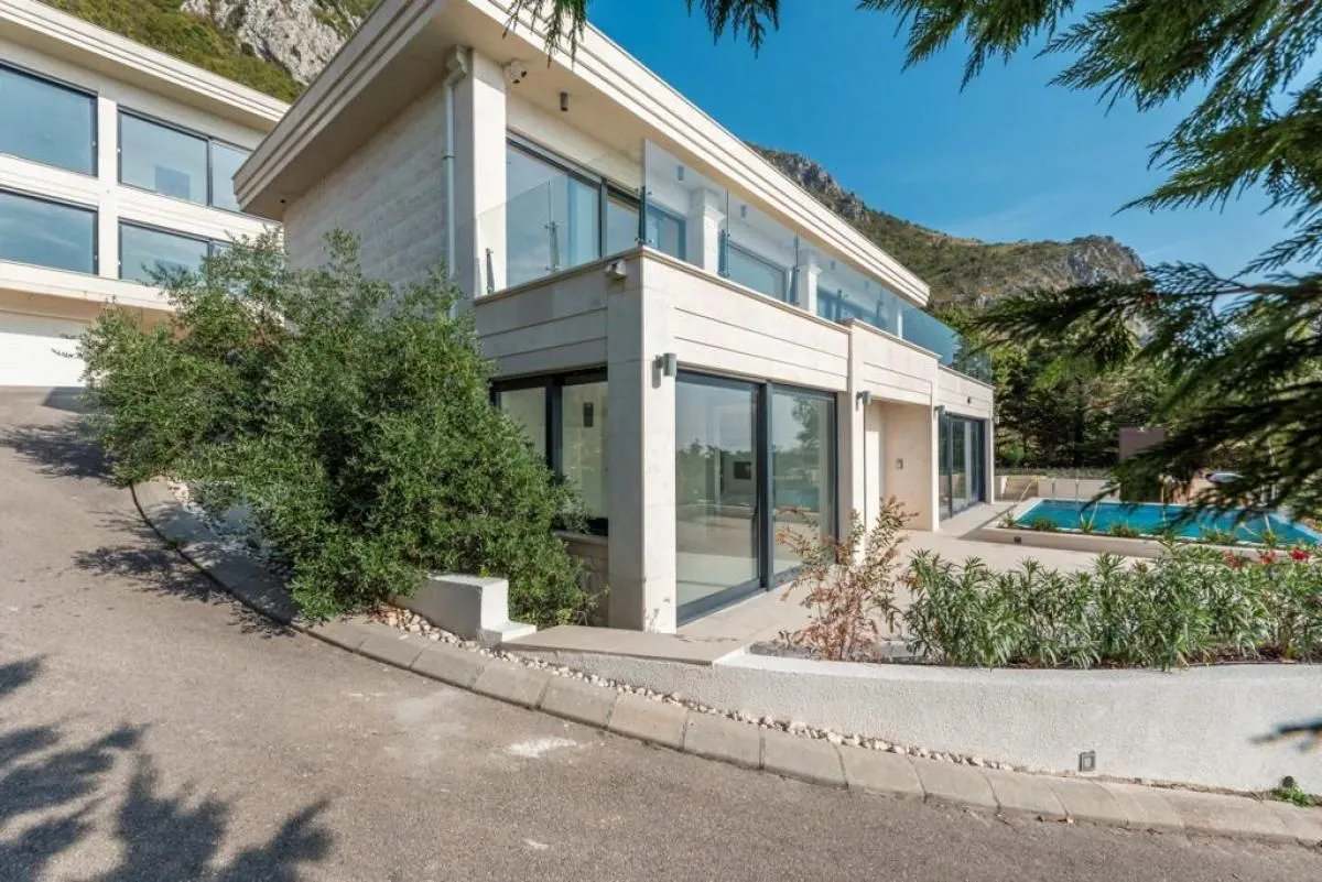 Sale, house, 304m², Sveti Stefan, Budva