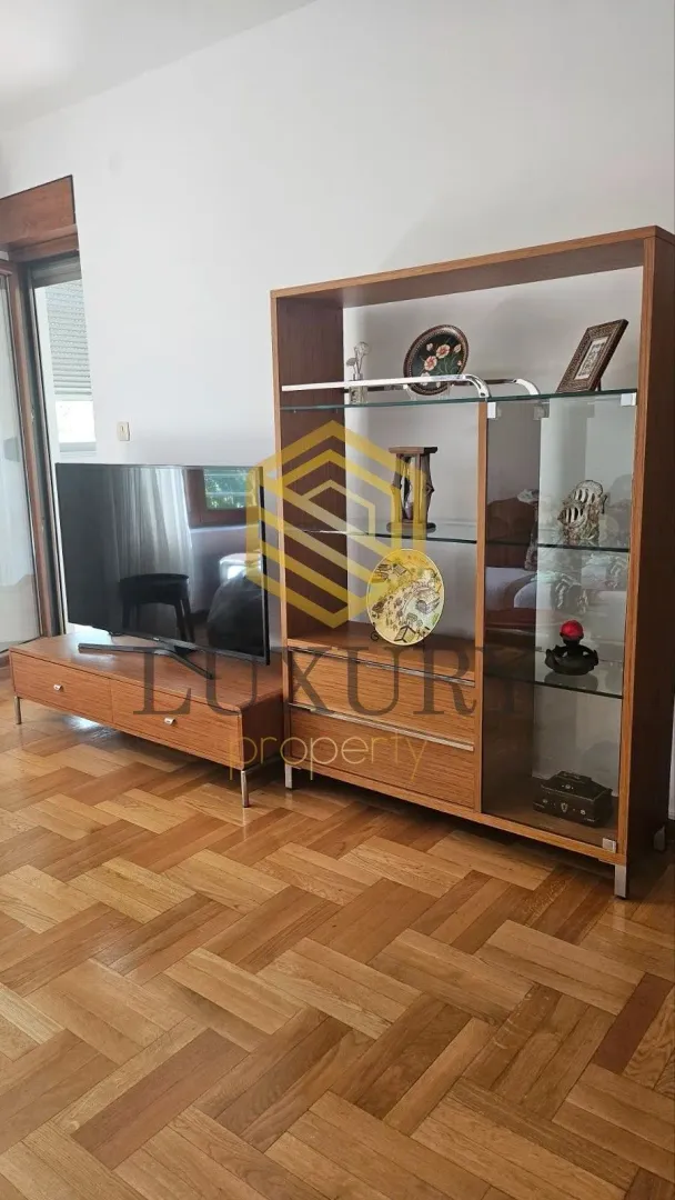 Rent, two bedroom apartment, 70m², Pejton, Podgorica