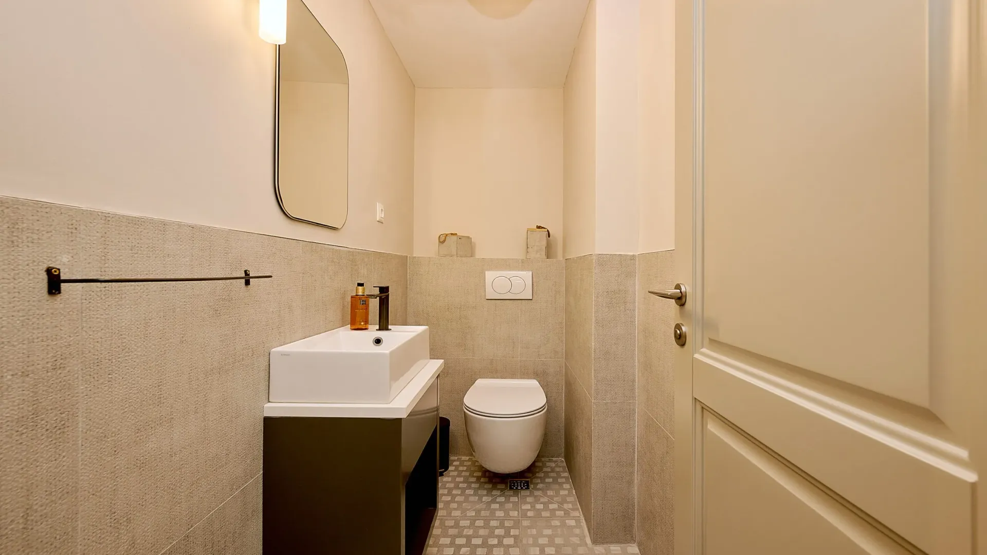 Rent, house, 200m², Kotor, Crna Gora