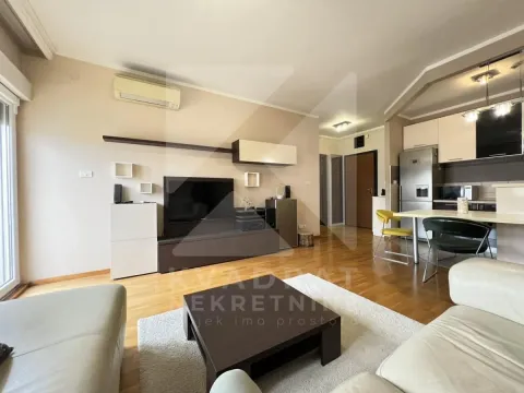 Prodaja, jednosoban stan, 51m², City Kvart, Podgorica - image 2
