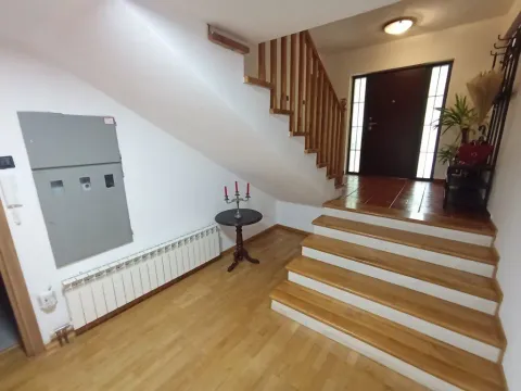 Izdavanje, kuća, 300m², Gorica C, Podgorica - image 19
