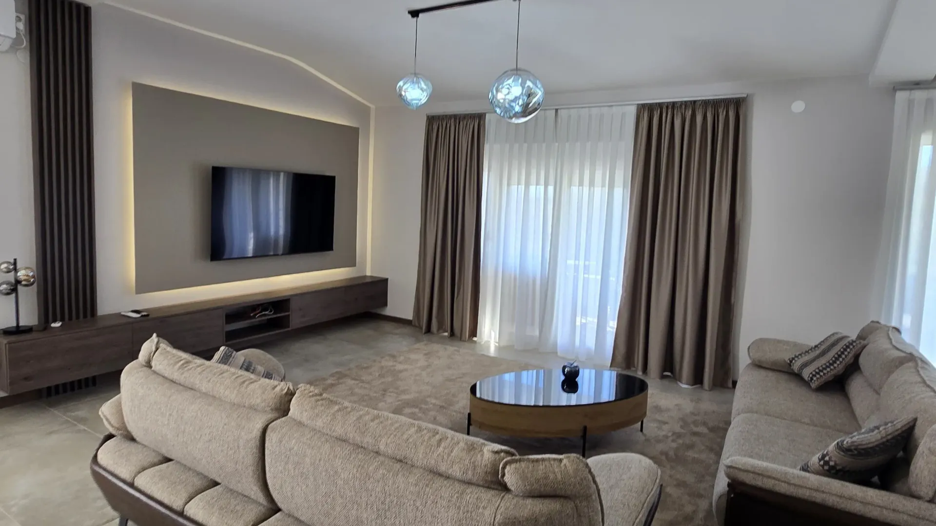 Rent, three bedroom apartment, 180m², Tološi, Podgorica