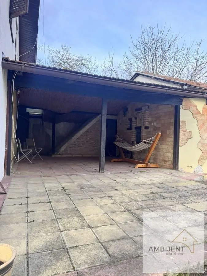 Prodaja, kuća, 203m², Novi Banovci, Stara Pazova