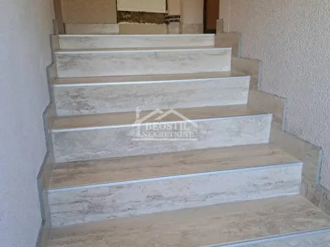 Izdavanje, trosoban stan, 82m², Skojevsko Naselje, Beograd - image 18