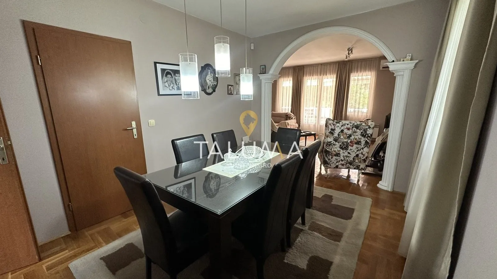 Prodaja, kuća, 300m², Centar, Podgorica