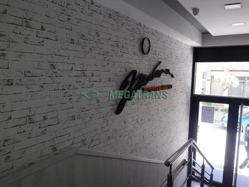 Izdavanje, dvosoban stan, 50m², Centar, Novi Sad