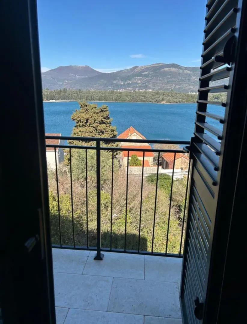 Prodaja, trosoban stan, 96m², Đuraševići, Tivat