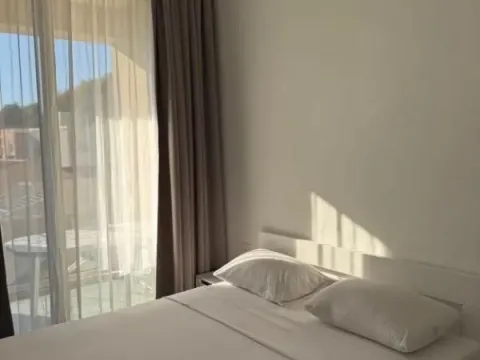 Rent, two bedroom apartment, 55m², Bečići, Budva - image 4