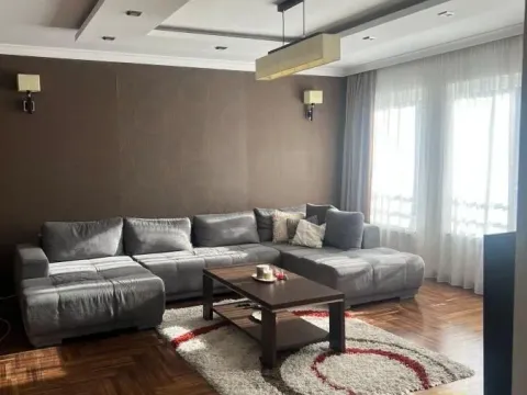 Izdavanje, trosoban stan, 120m², Poštanska Štedionica, Palilula Sve Podlokacije - image 2