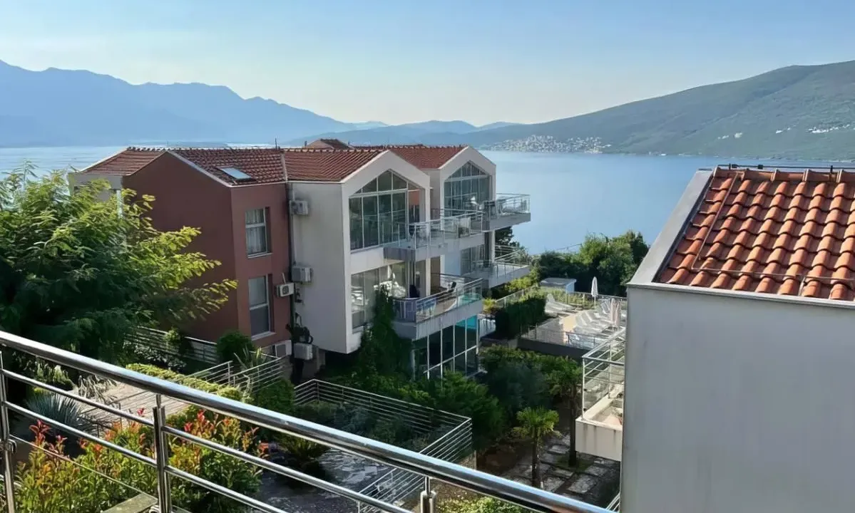 Prodaja, jednosoban stan, 63m², Đenovići, Herceg Novi