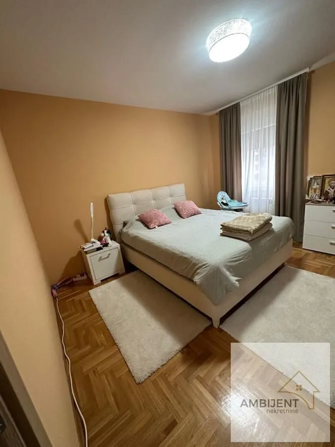 Prodaja, trosoban stan, 84m², Centar, Stara Pazova
