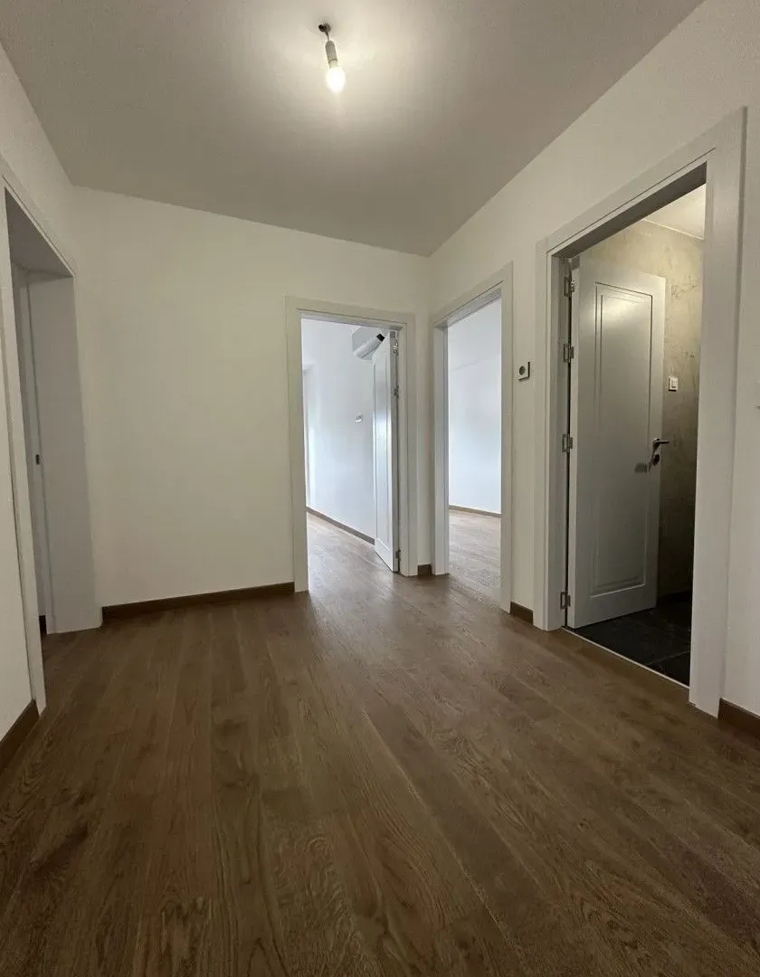 Prodaja, trosoban stan, 127m², Tološka šuma, Podgorica