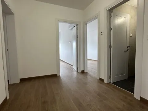 Prodaja, trosoban stan, 127m², Tološka šuma, Podgorica - image 3