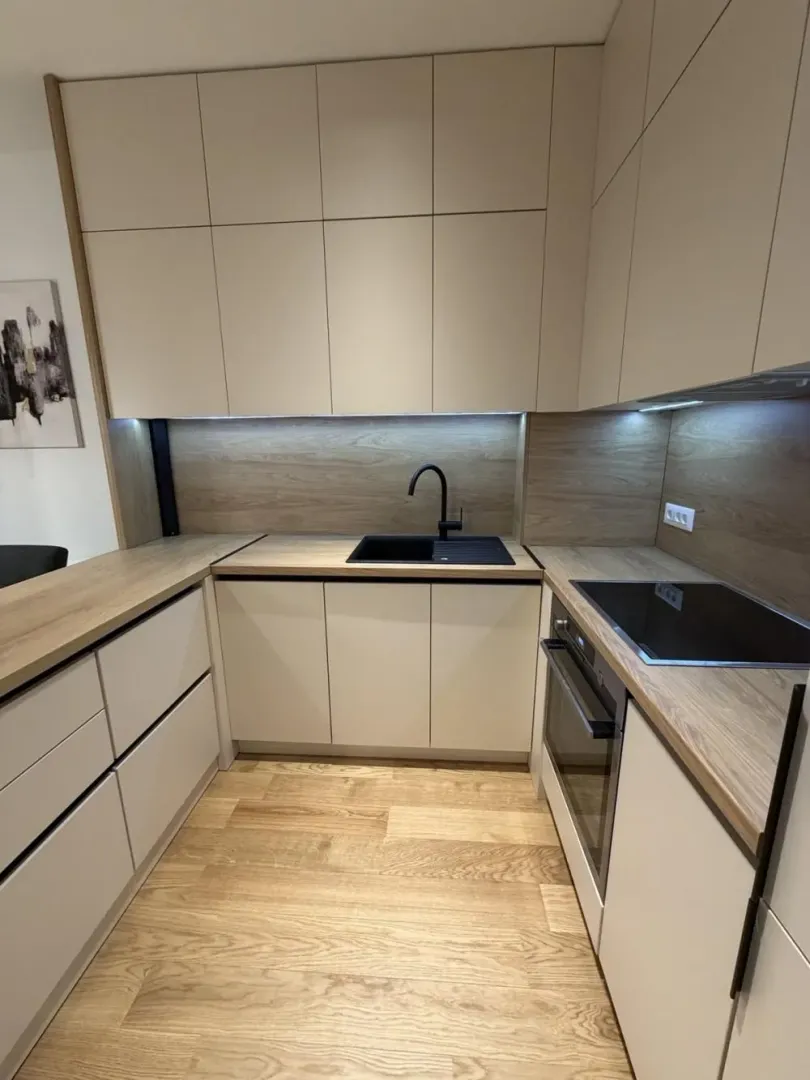 Izdavanje, dvosoban stan, 56m², Čukarica, Beograd
