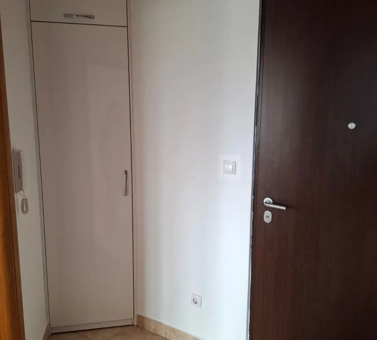 Izdavanje, jednosoban stan, 45m², Stari Aerodrom, Podgorica