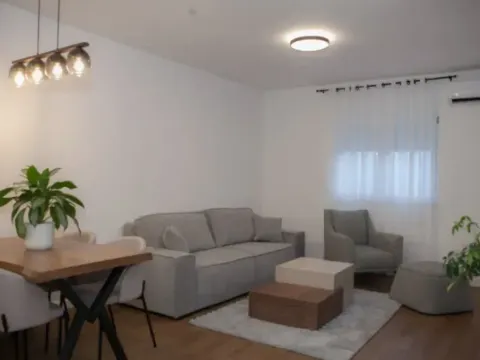 Izdavanje, jednosoban stan, 49m², Stari Aerodrom, Podgorica - image 8