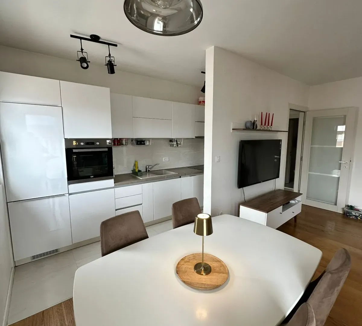 Rent, two bedroom apartment, 70m², Central Point, Podgorica