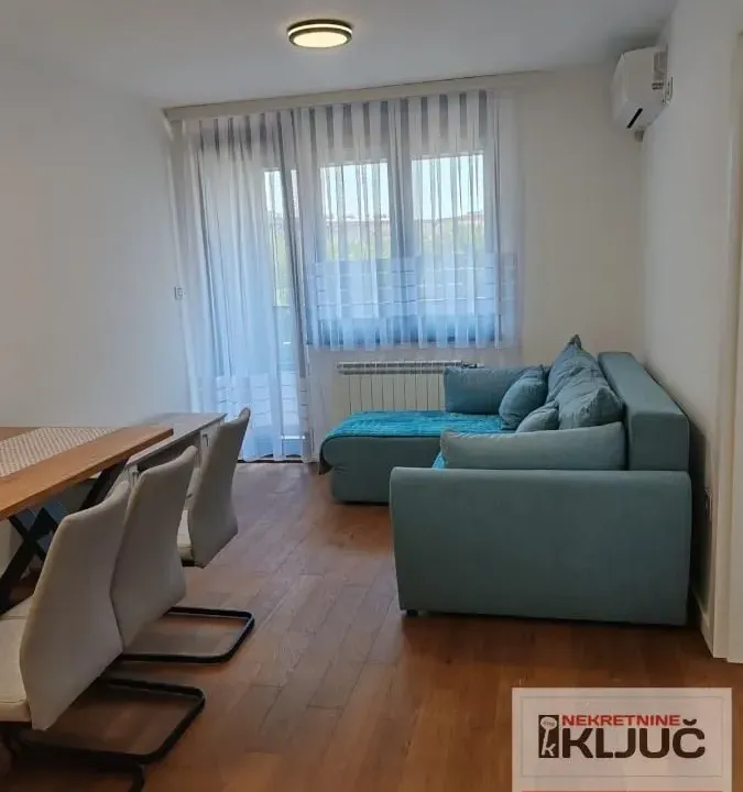 Izdavanje, jednosoban stan, 39m², Rotkvarija, Novi Sad Sve Podlokacije