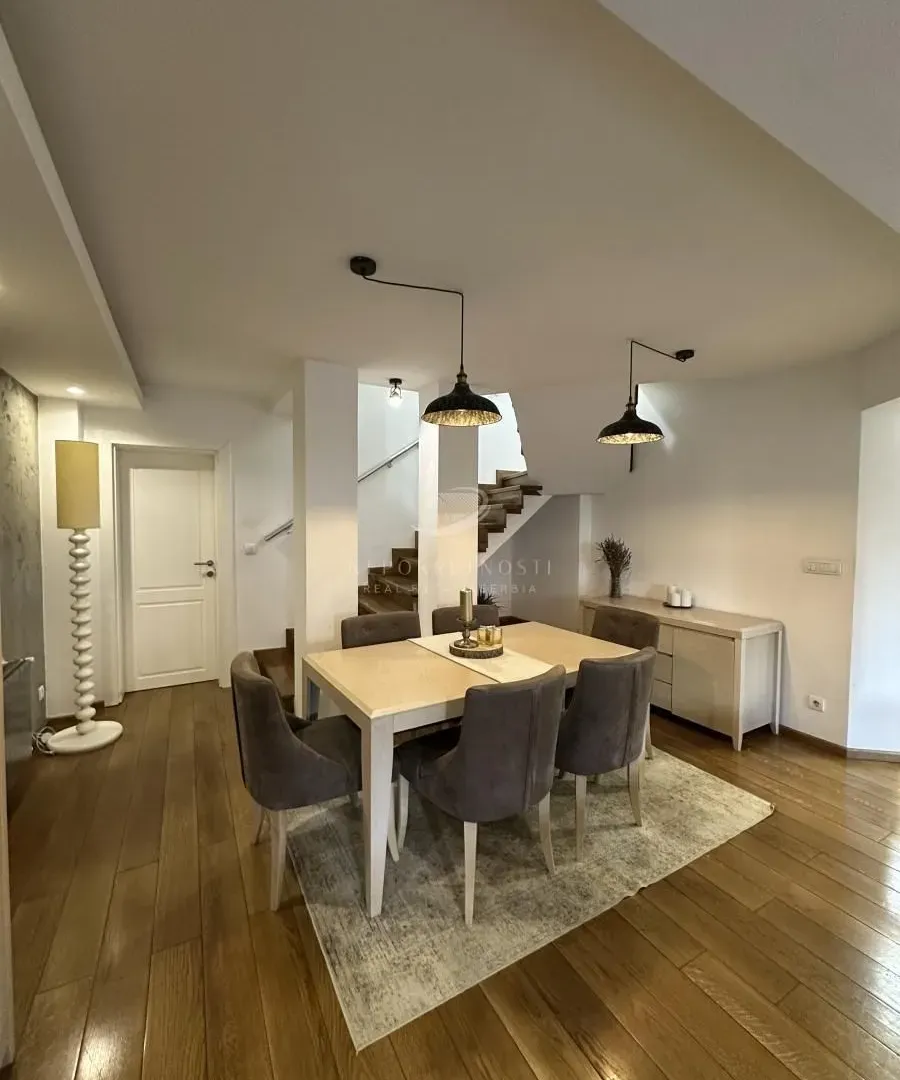 Sale, house, 300m², Lekino Brdo, Voždovac Sve Podlokacije