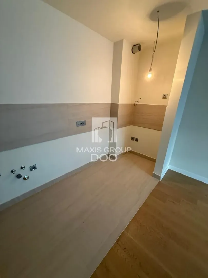 Izdavanje, trosoban stan, 73m², Novi Beograd Blok 65, Novi Beograd Sve Podlokacije