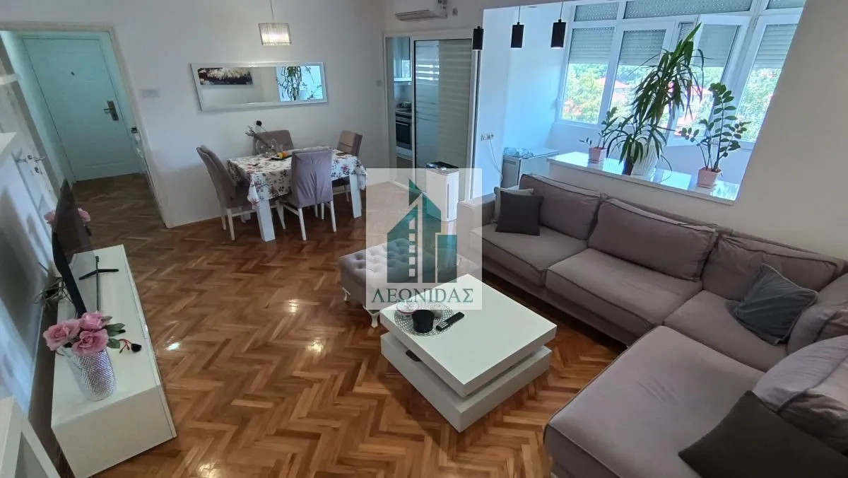 Prodaja, trosoban stan, 73m², Medijana, Niš