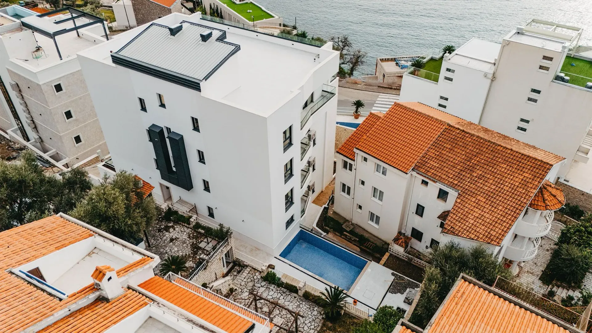 Izdavanje, ugostiteljski objekat, 1600m², Budva, Crna Gora