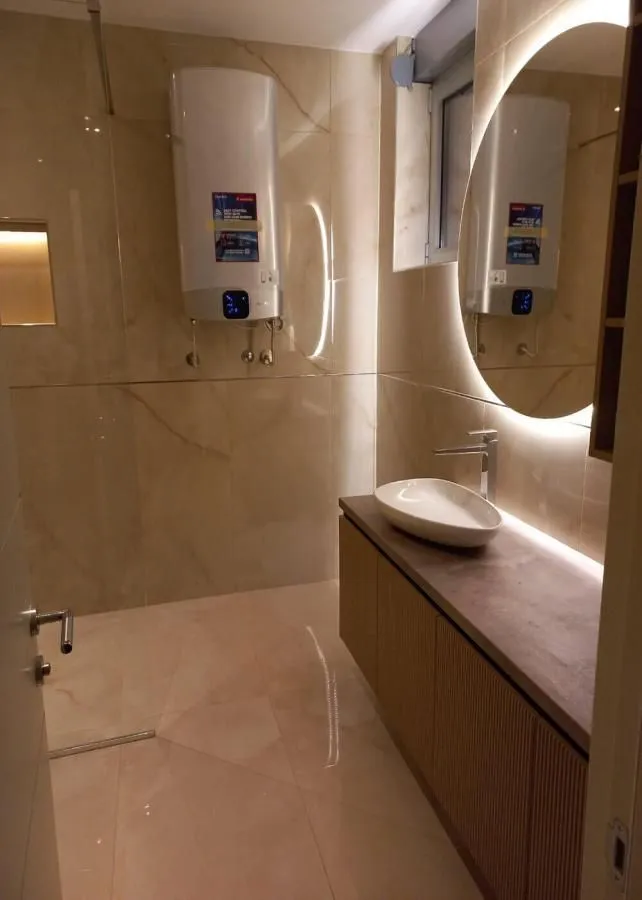 Rent, four bedroom apartment, 174m², Savski Venac, Beograd