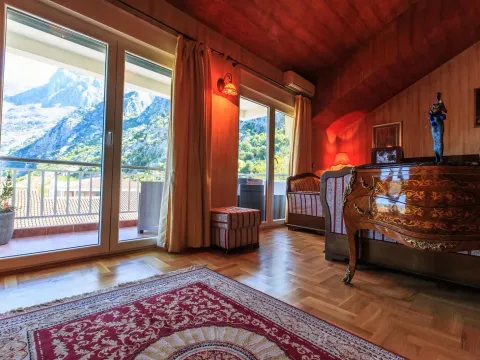 Prodaja, stan, 79m², Kotor, Crna Gora - image 4