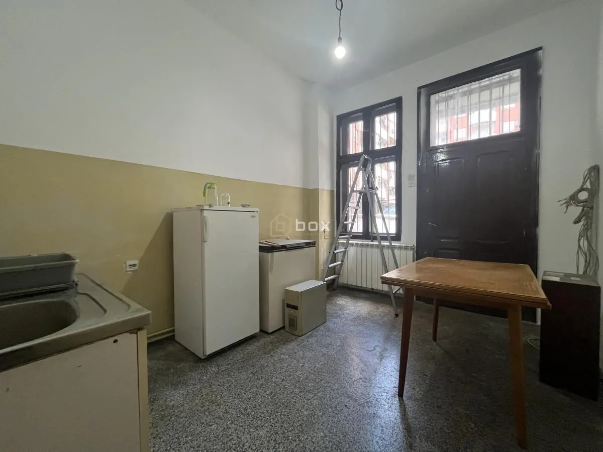 Rent, office space, 90m², Medijana, Niš