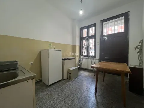 Rent, office space, 90m², Medijana, Niš - image 10