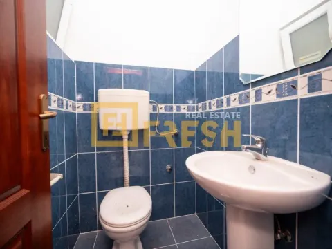 Sale, house, 204m², Rogami, Podgorica - image 8