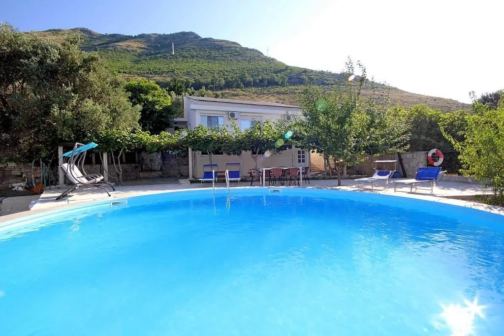 Sale, house, 170m², Reževići, Budva