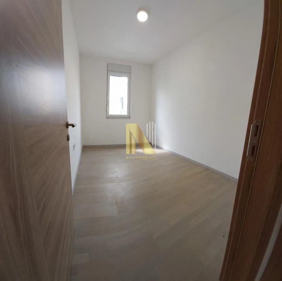 Prodaja, trosoban stan, 78m², Petrovaradin, Novi Sad