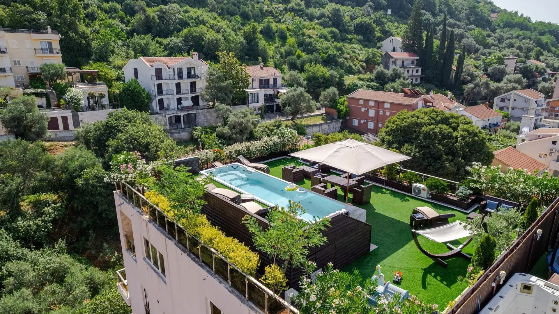 Sale, three bedroom apartment, 400m², Budva, Crna Gora