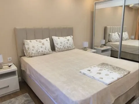 Izdavanje, dvosoban stan, 68m², Centar, Tivat - image 7