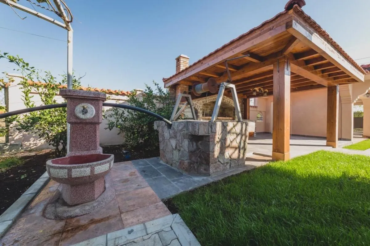 Prodaja, kuća, 200m², Donji Kokoti, Podgorica