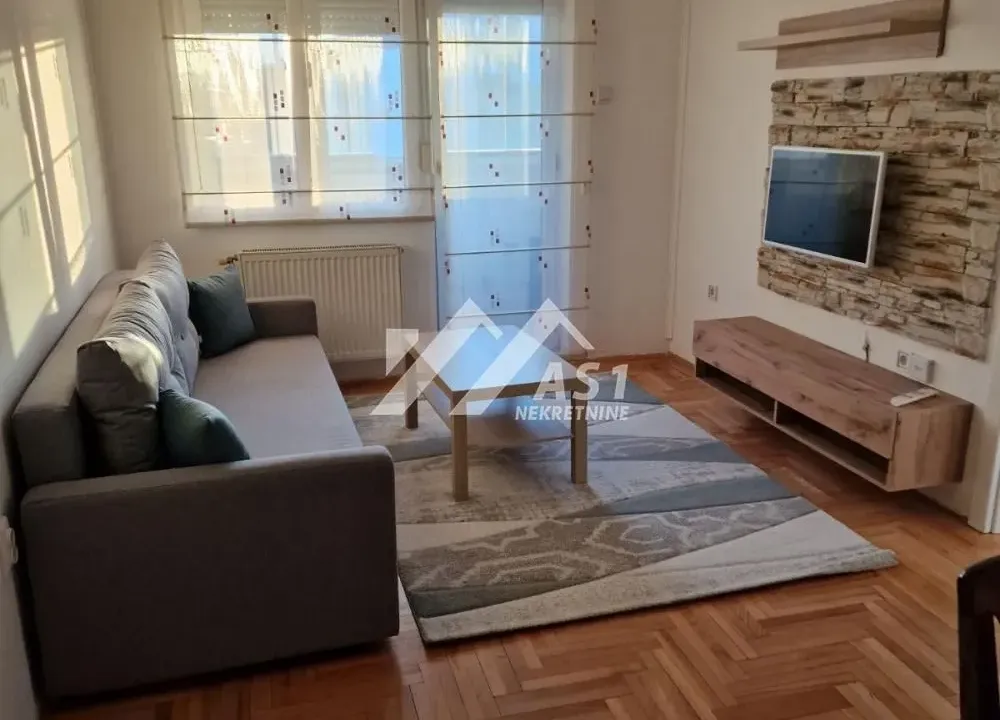Izdavanje, dvosoban stan, 52m², Bulevar Evrope, Novi Sad Sve Podlokacije