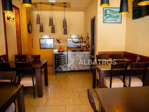 Izdavanje, poslovni prostor, 60m², Ulcinj, Crna Gora - image 3