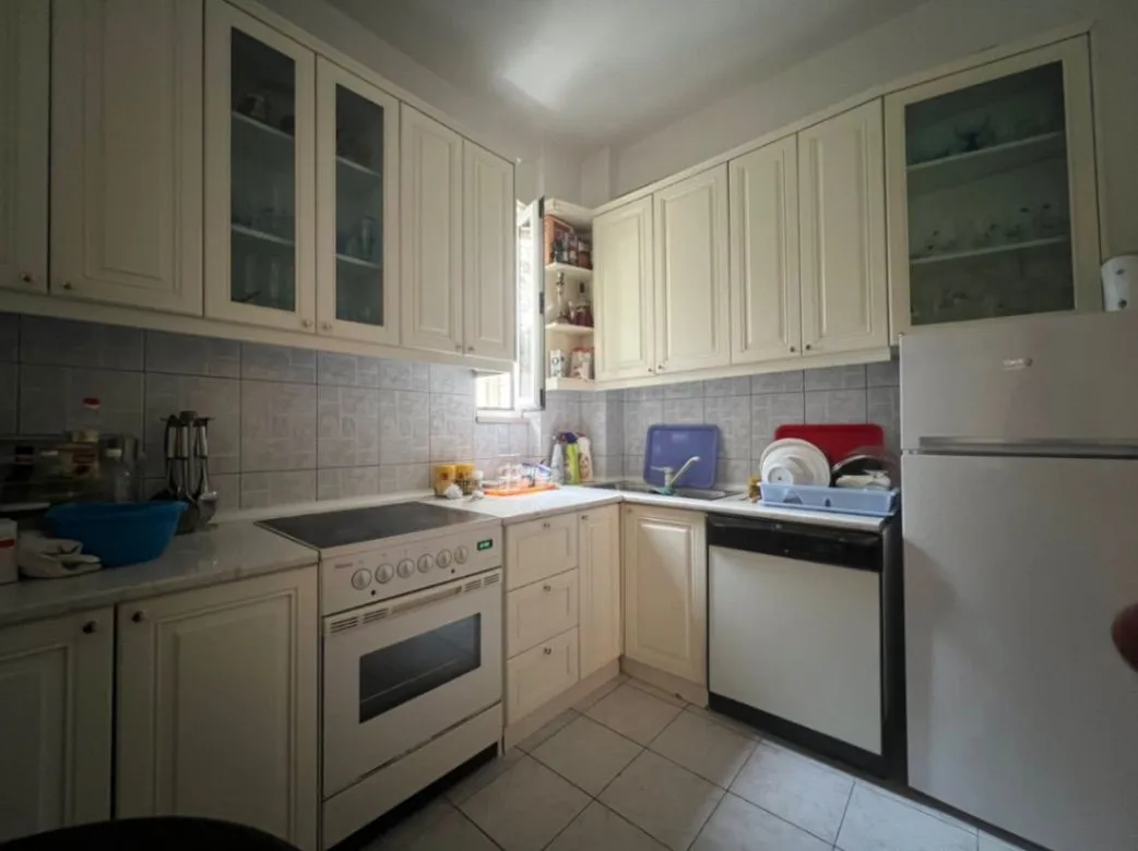 Izdavanje, kuća, 350m², Zlatica, Podgorica
