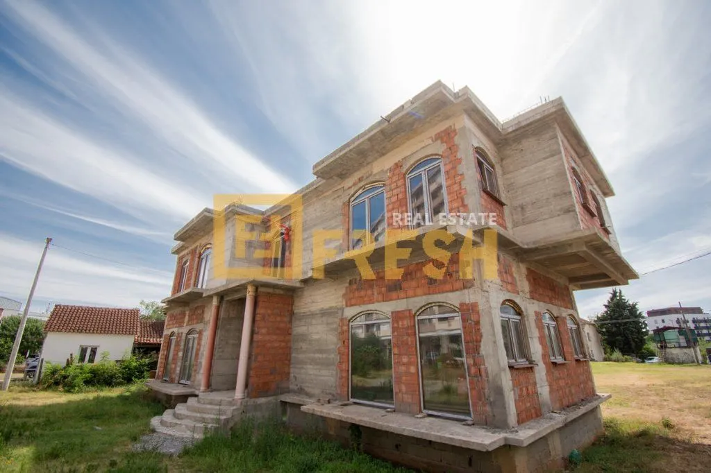 Prodaja, poslovni prostor, 380m², City Kvart, Podgorica