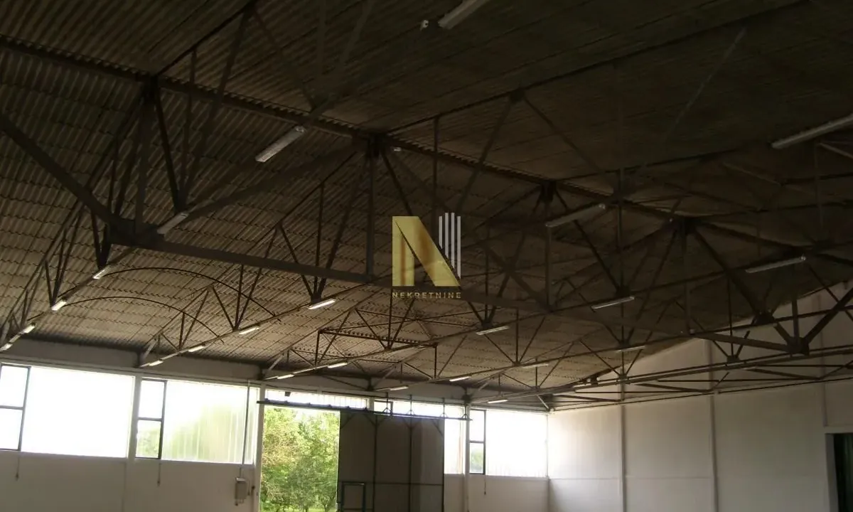 Izdavanje, poslovni prostor, 2320m², Klisa, Novi Sad Sve Podlokacije