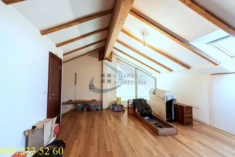 Sale, apartment, 375m², Voždovac Sve Podlokacije, Beograd