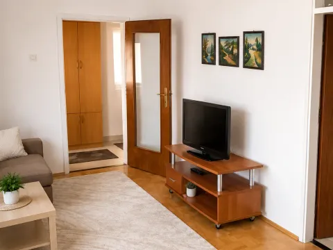 Prodaja, garsonjera, 33m², Stari Aerodrom, Podgorica - image 1
